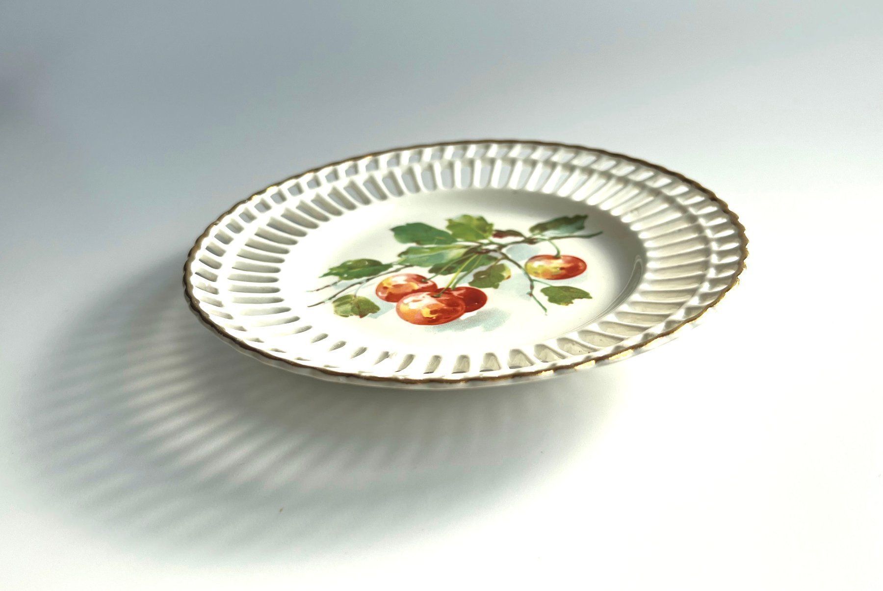 Assiettes: MAX ROESLER*DURCHBRUCHTELLER* – D'occasion à Dübendorf par Orchid18 2