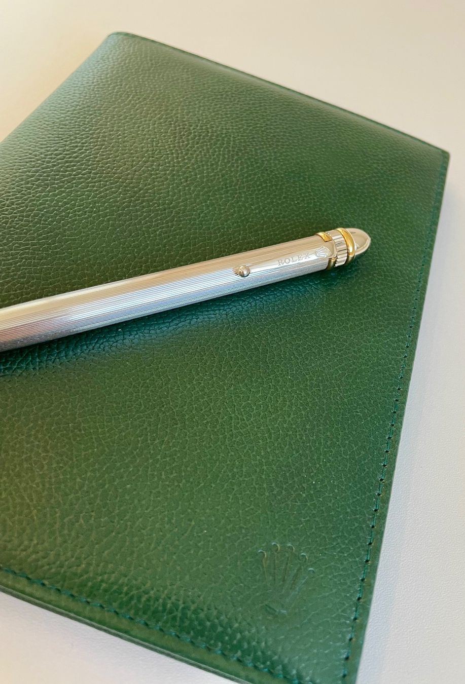 Blocs de correspondance: Exklusives Rolex Notizbuch in Ledereinband und mit Stift – D'occasion à Basel par Ch2005 5