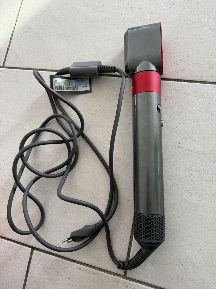 Dyson Asciugacapelli: Dyson Airwrap – Usato da Holzhäusern ZG venduto da Selinnnnn1