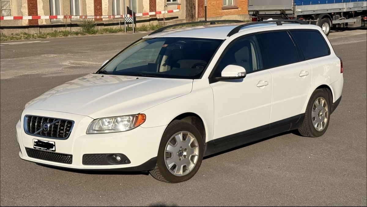 Volvo Automobili: Volvo V70 D5 AWD – Usato da Kölliken venduto da elgringosuizo