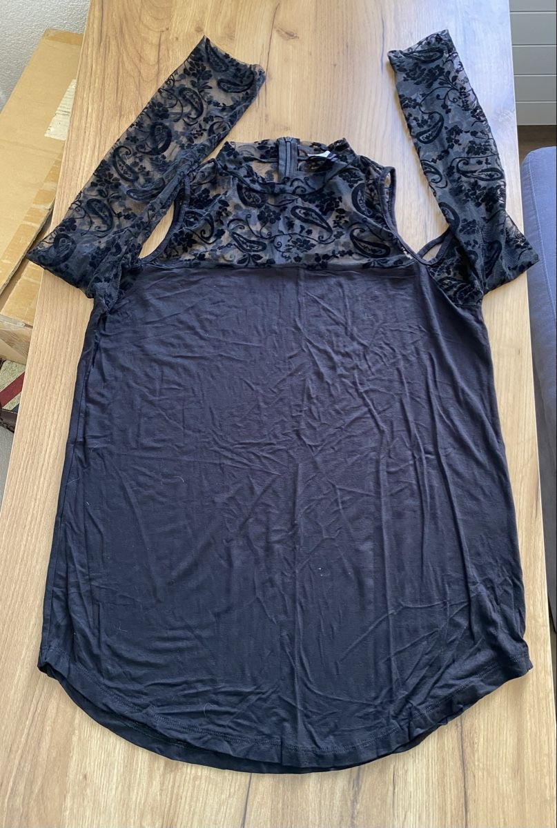 T-shirt: T-shirt manches longues dentelle – Nuovo (secondo la descrizione) da Chézard-St-Martin venduto da monster2525