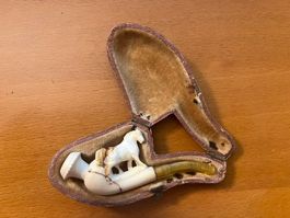 Pipa in schiuma intagliata cavallo  in astuccio