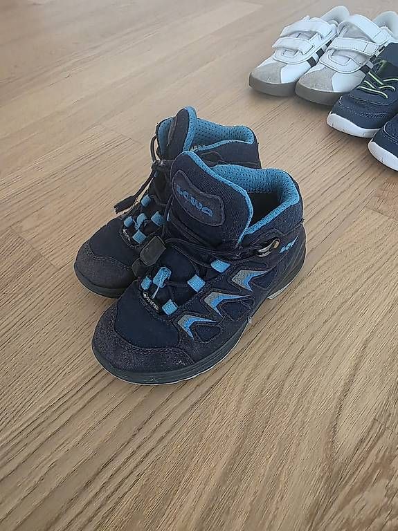 Schuhe für Jungen: Schuhe 28-22 grösse – Gebraucht aus Stäfa von and_9gqh 4