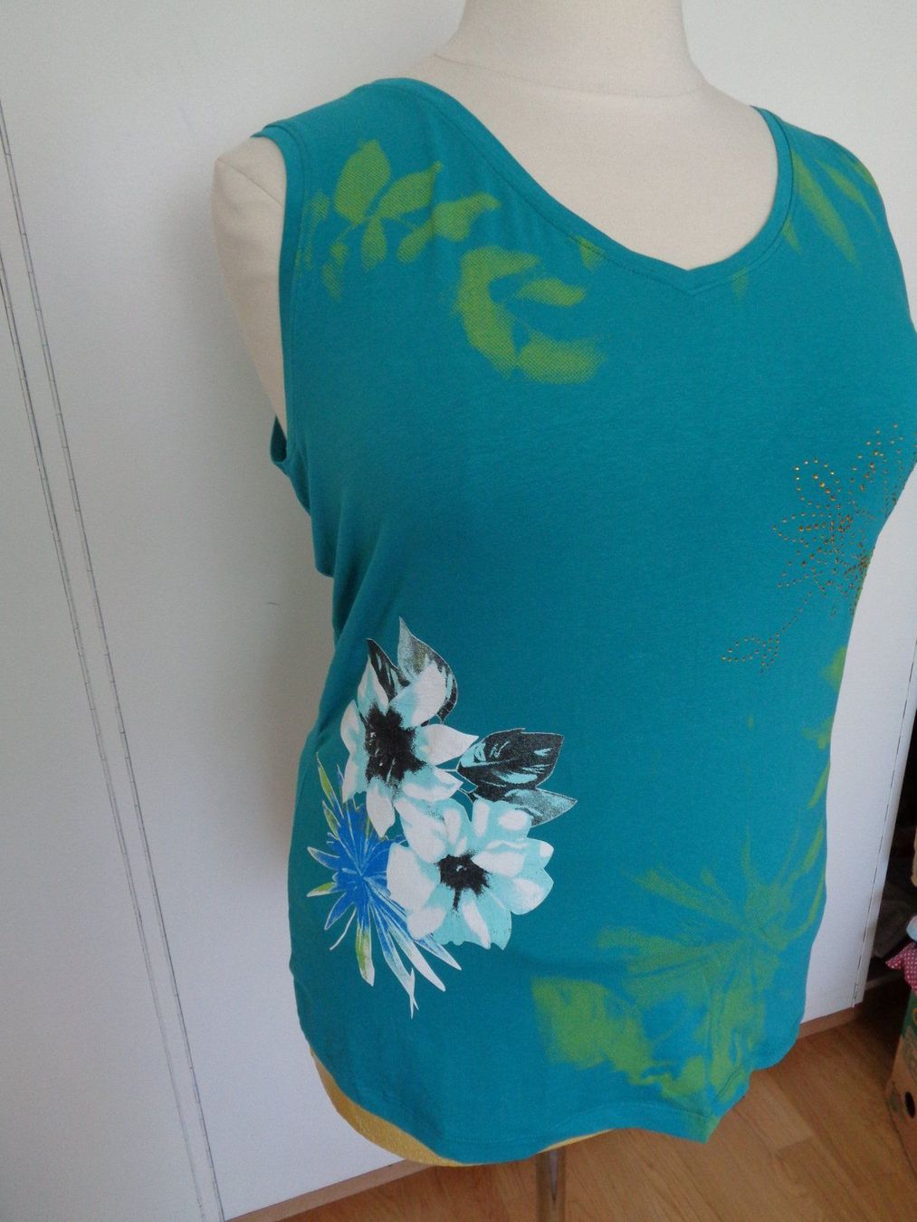 Top: Top vert cotton, T. 44, 46, 48, 50, 52 – Nuovo (secondo la descrizione) da Marin-Epagnier venduto da Madja 1