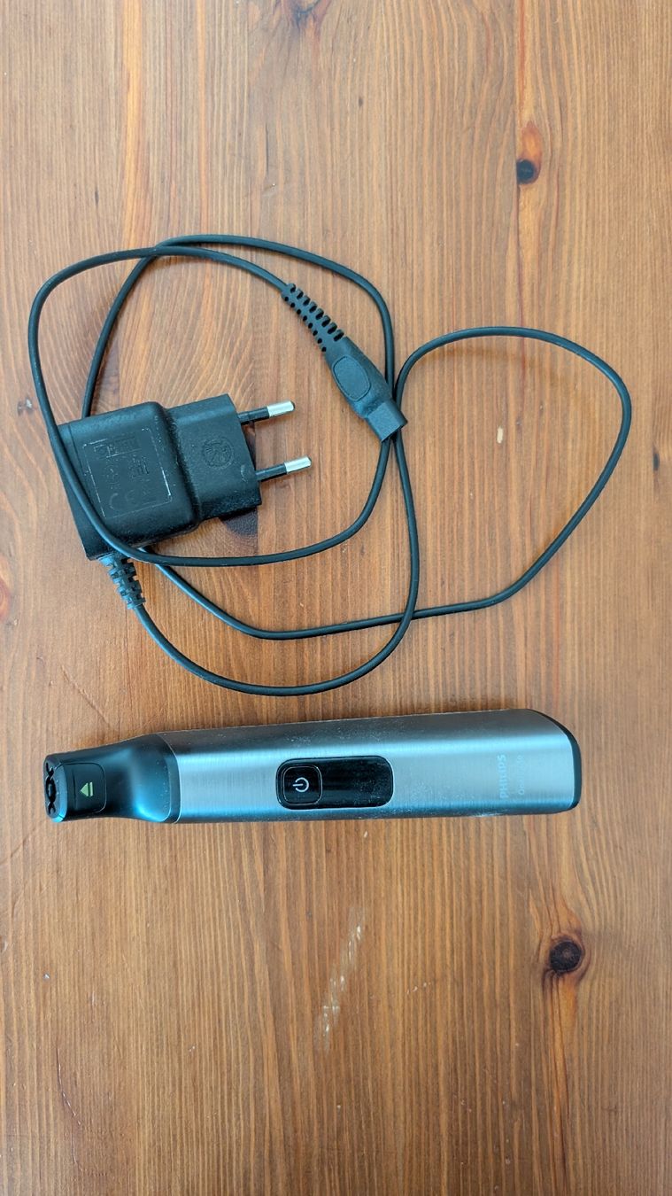 Philips Rasoi & Lamette da barba: Philips OneBlade mit Ladekabel – Usato da Olten venduto da NicoOnline