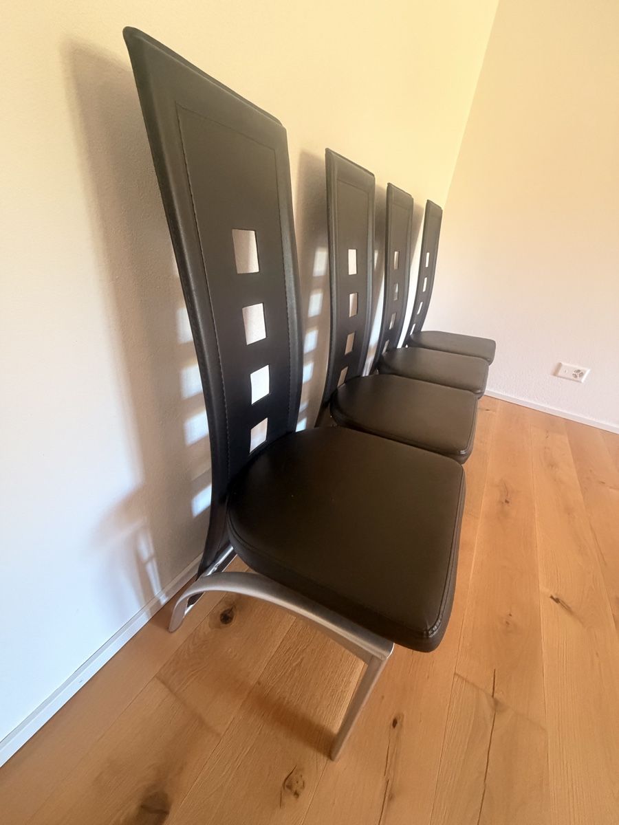 Sedie: 4 Stühle in schwarz Kunstleder – Usato da Balterswil venduto da new_one-123 2