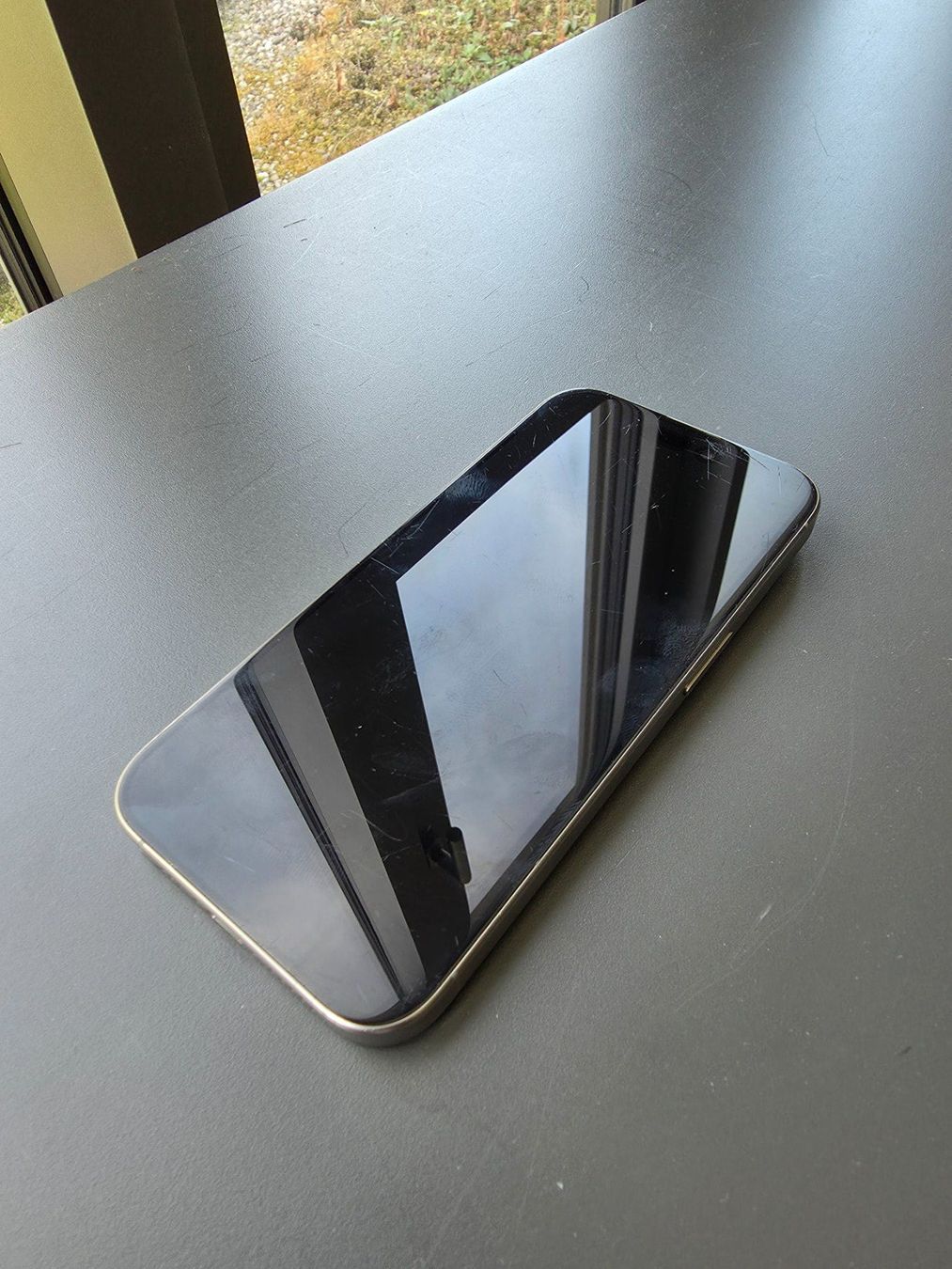Apple Telefoni cellulari / Smartphones: iPhone 15 Pro 128GB Titan – Usato da Interlaken venduto da SamuelKulendran 2