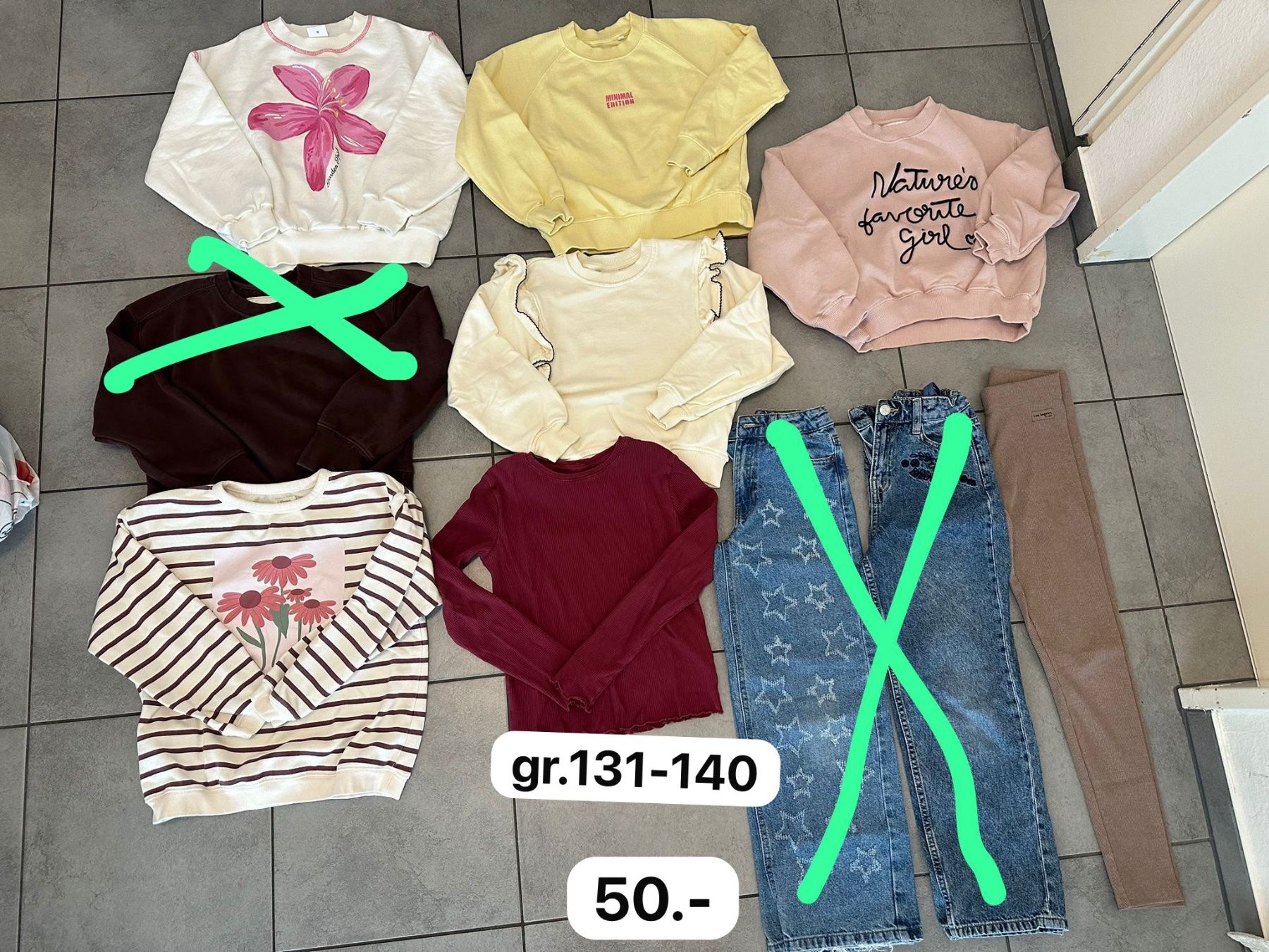 Lotti & Set di vestiti: Mädchen Kleiderpaket  Grösse 131-140 – Usato da Basel venduto da Gona03