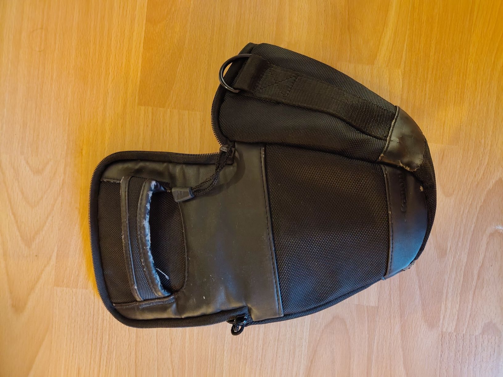 Canon Taschen: Kameratasche Canon – Gebraucht aus Basel von OleThiele 1