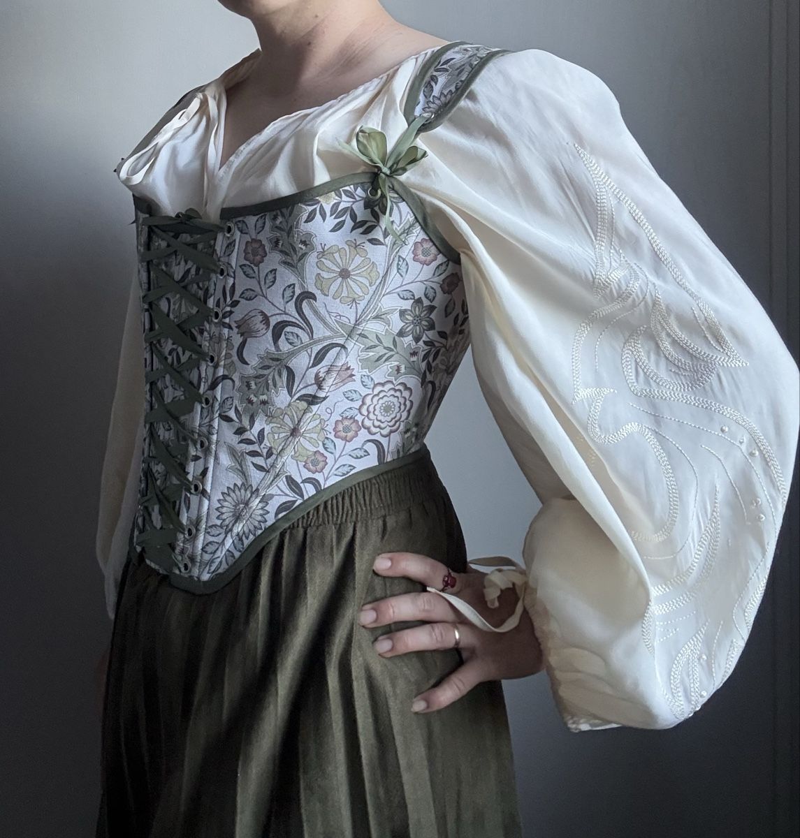 Top: Korsett mit Stomacher / Barock/ cottagecore – Nuovo e nell'imballaggio originale da Oensingen venduto da Chicotus