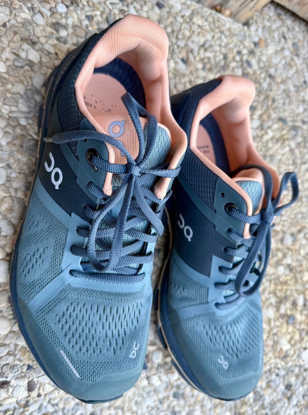On Scarpe da donna: On-Schuhe Grösse 38.5 – Usato da Thun venduto da raba11 3