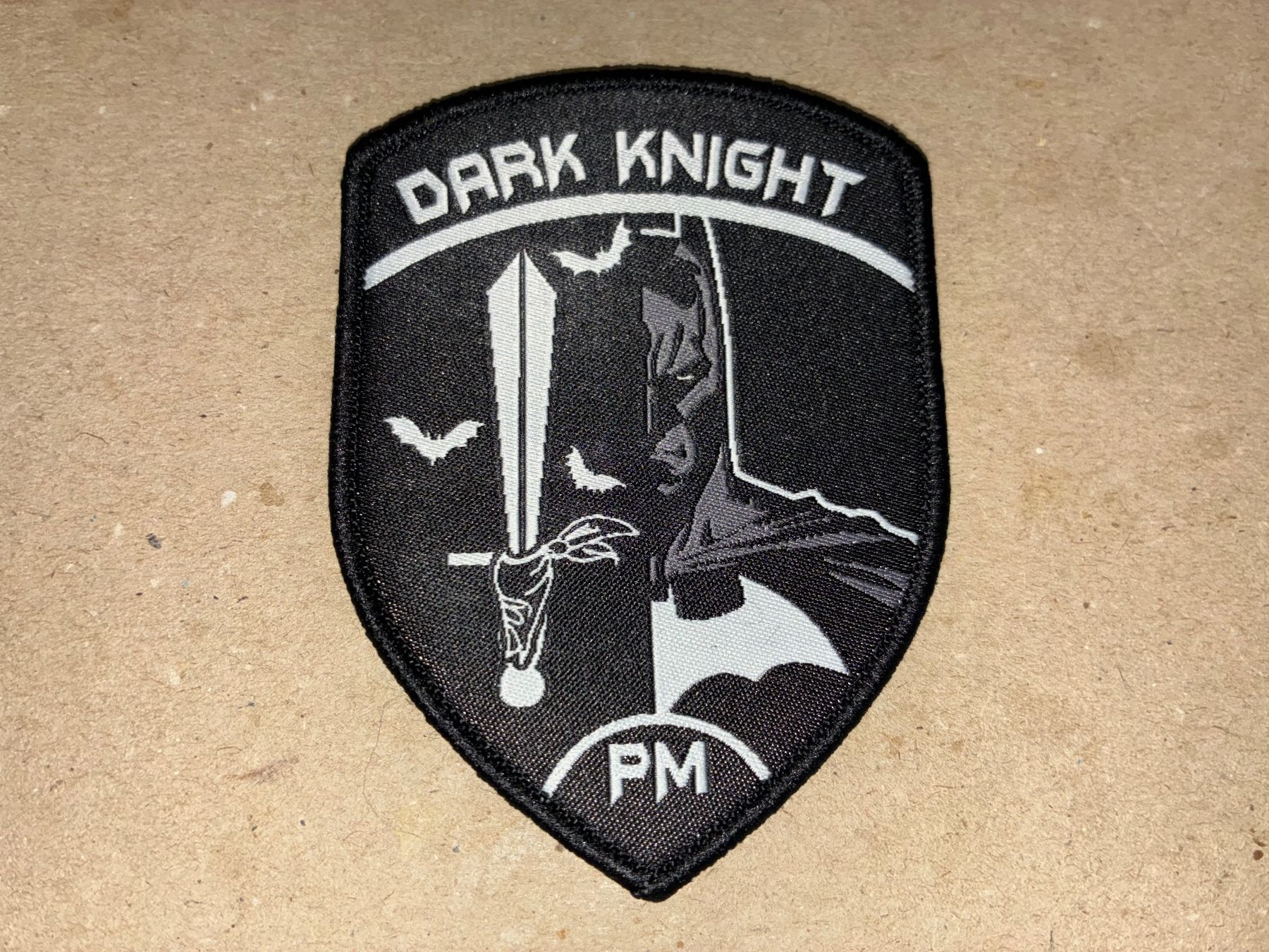Armée suisse Insignes: Klett Dark Knight.    MP – D'occasion à Oberiberg par reimet