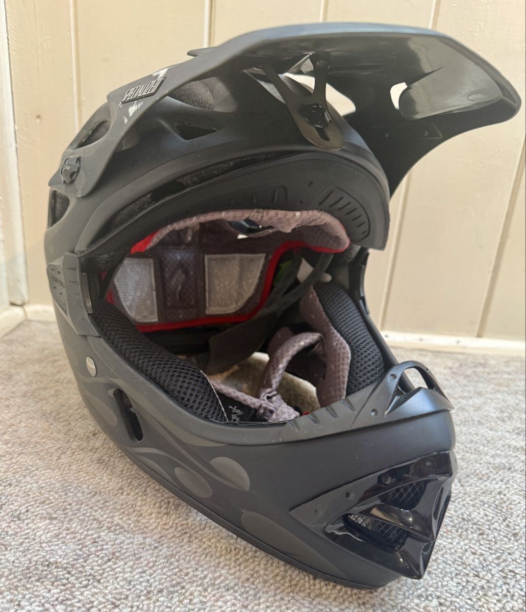 Specialized Caschi: Profi Integral Downhill/Freeride Helm von Specialized – Nuovo (secondo la descrizione) da Schattenhalb venduto da Oodaaq