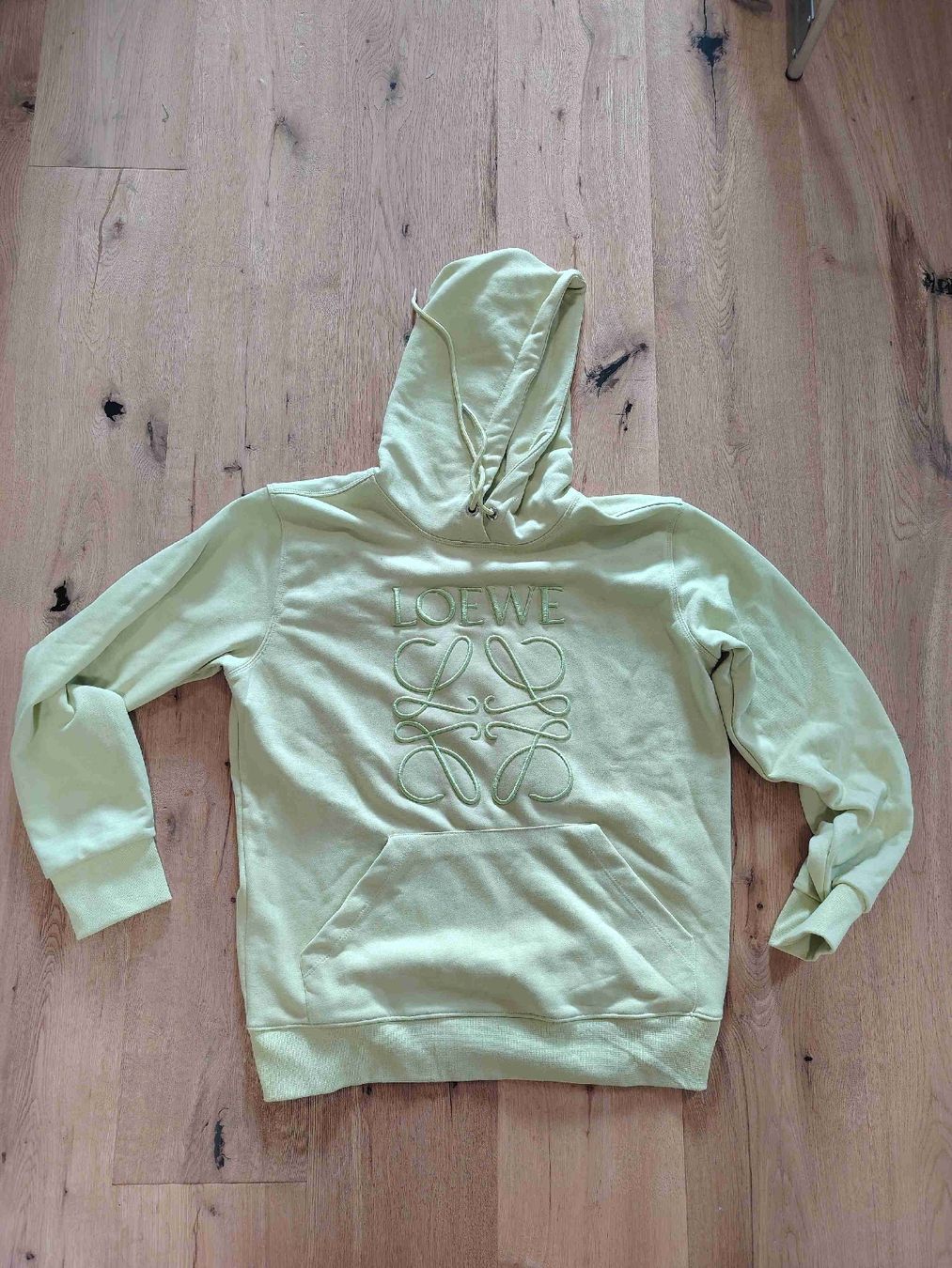 Loewe Pullover & Sweatshirts: Loewe Kapuzenpullover hellgrün  – Gebraucht aus Matzingen von sel_h9dl