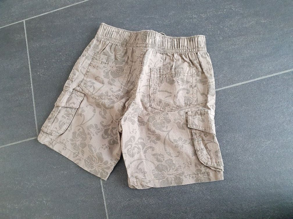 Hosen: kurze Hose Gr. 104 – Gebraucht aus Oberegg von Roberto24 1