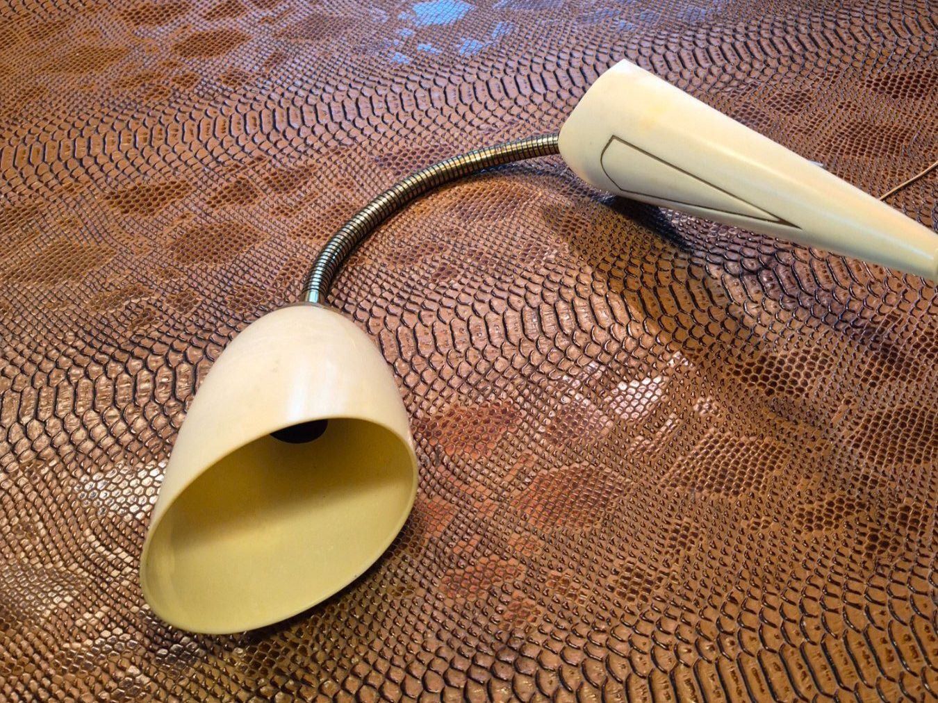 Lampade: 1 applique en laiton et bakélite – Usato da charmoille venduto da mir_my9f 1