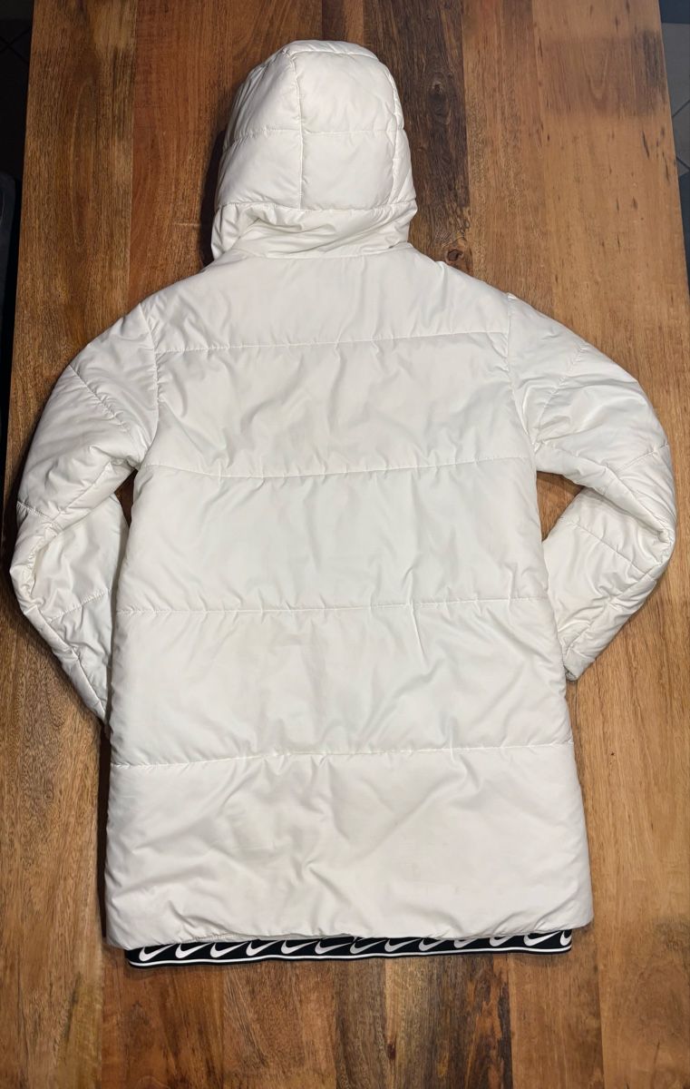 Cappotti: Nike Steppmantel / Wintermantel Gr.M – Usato da Oberdorf SO venduto da sa-na 1
