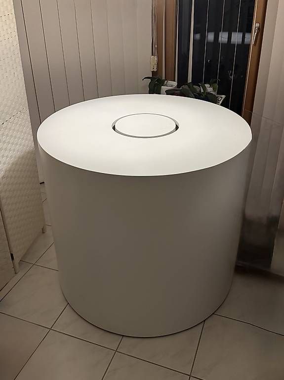 Allestimento di negozi e stand fieristici: Apple Store Verkaufstisch – Usato da Wilen (Sarnen) venduto da s.p.2.12