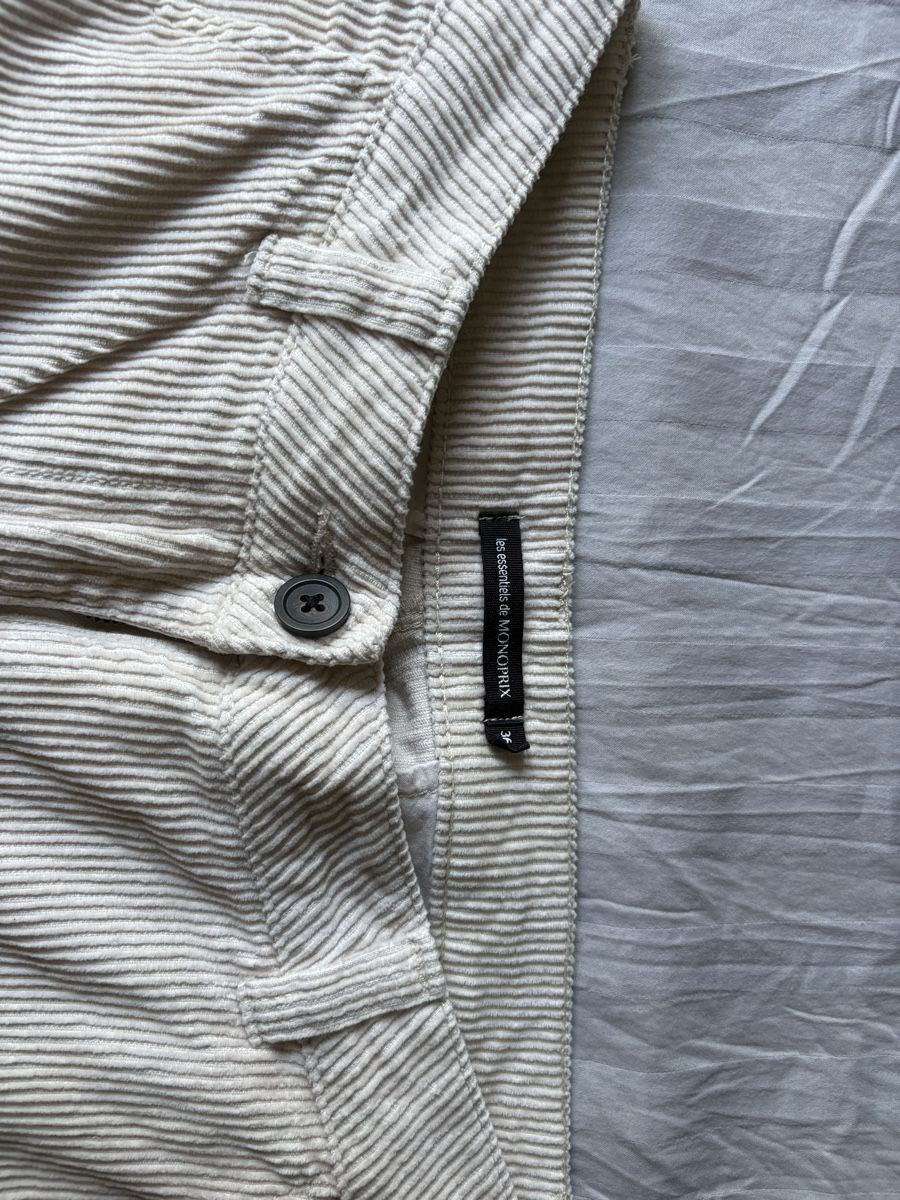 Pantaloni: Pantalon en velours Monoprix taille 36 – Usato da Genève venduto da cec_6qrf 2