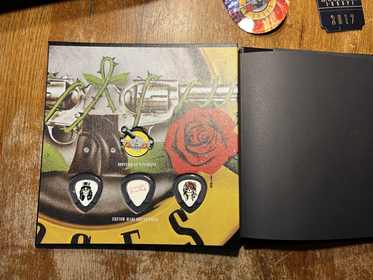 Bücher: GUNS N’ ROSES VIP Pack 2017 – Gebraucht aus Rottenschwil von gle81 3