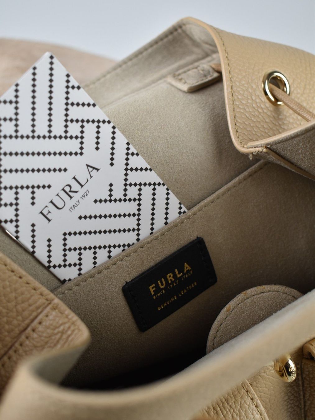 Furla Zaini: Furla Net Rucksack, Leder, beige, neuwertig – Nuovo (secondo la descrizione) da Nürensdorf venduto da 2ND_STORY 9