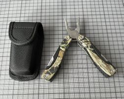 Mehrzweckzange in Tarnfarben, Taschenjagdwerkzeug