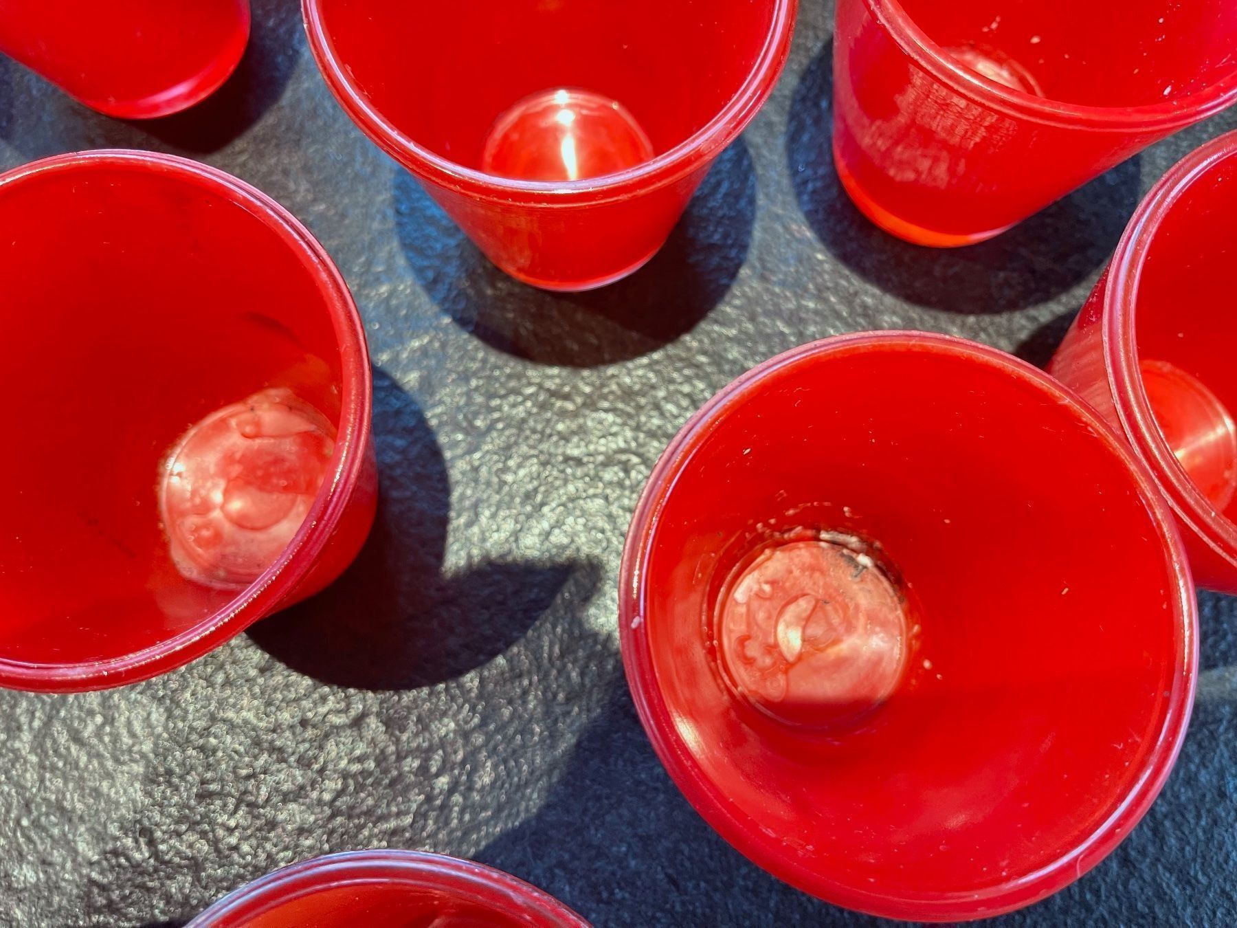 Tutte le decorazioni: Party Time: 18 rote Teelicht- Gläser, Set – Usato da Winterthur venduto da 1956ingi 5