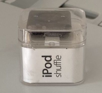 Tragbarer Mediaplayer: iPod shuffle, 2 GB – Neu und originalverpackt aus Wagenhausen von Svema 1
