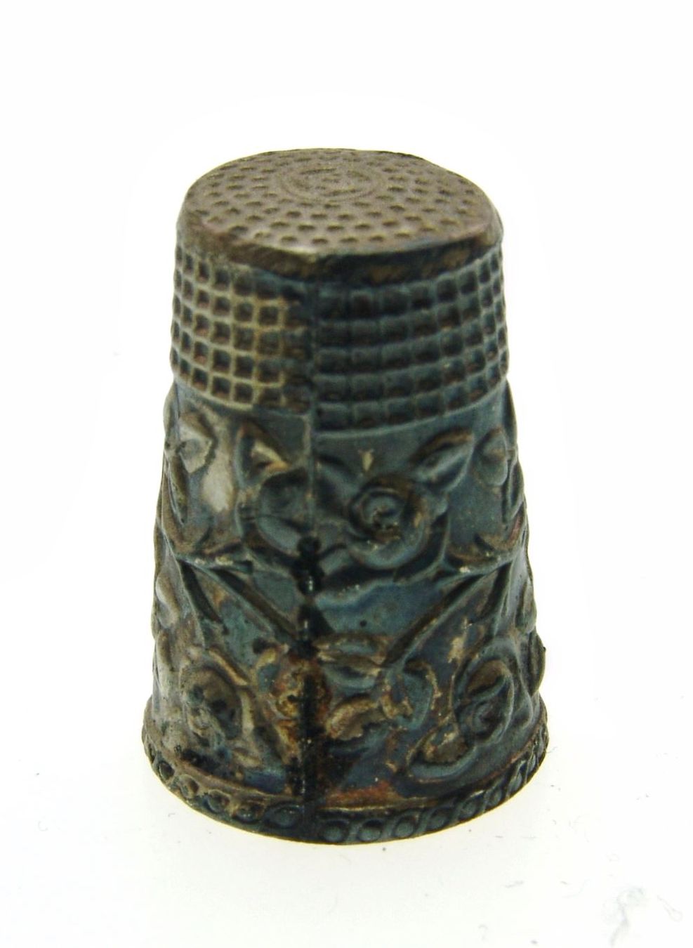 Ditali: Fingerhut mit Blumenmotiv (6) – Usato da Langenthal venduto da Sherkaan 2