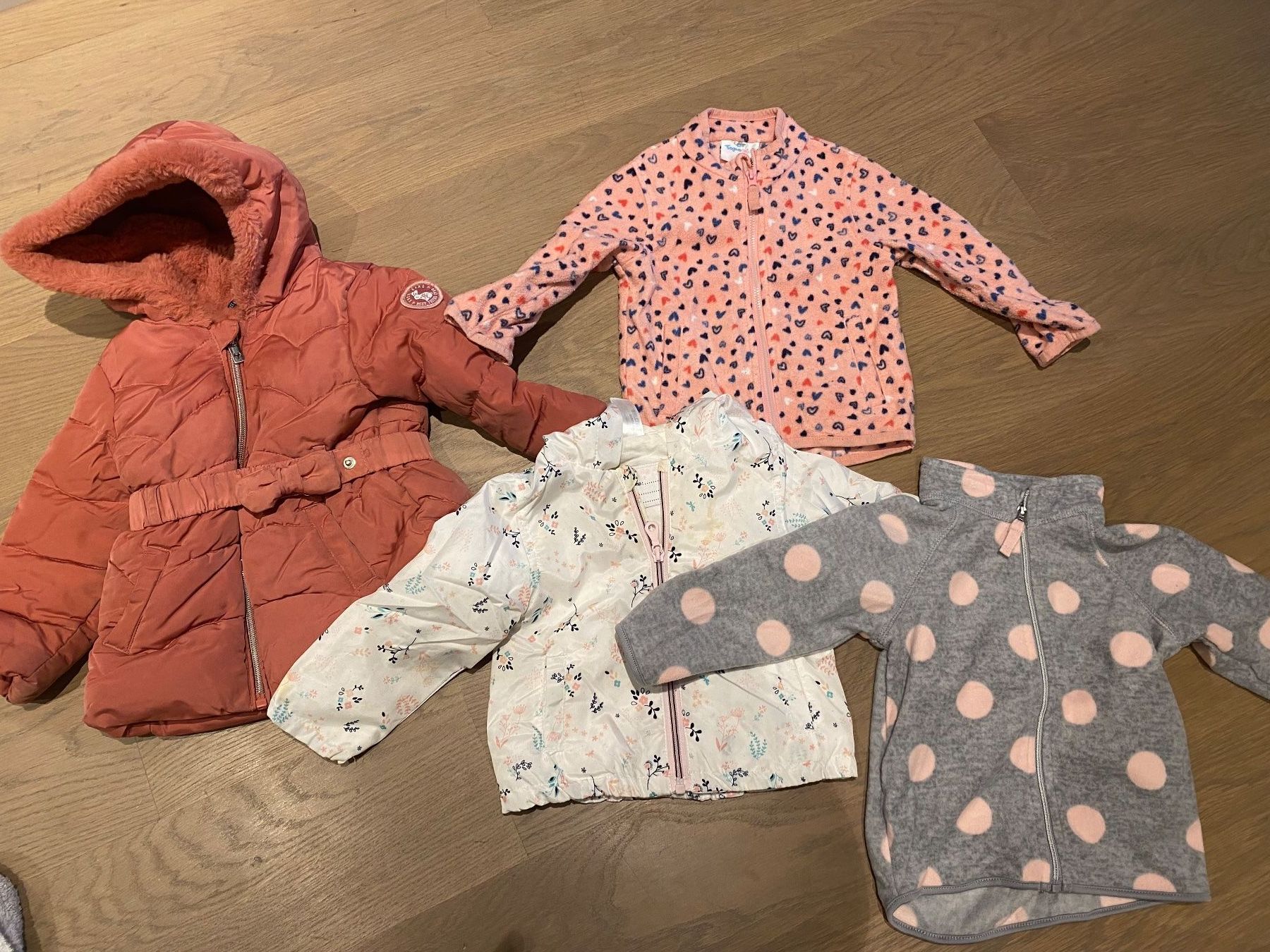 Lotti & Set di vestiti: Kinder Kleider Set Mädchen -Grösse 80 – Usato da Alpnach Dorf venduto da Fengeli 9