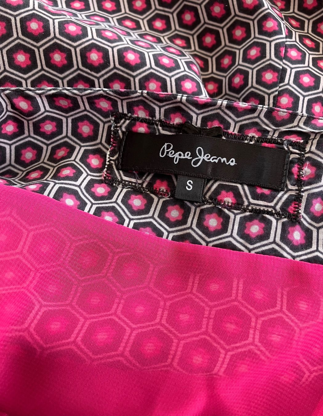Pepe Jeans Kleider: Pepe Jeans Kleid mit Seide Gr.XS – Gebraucht aus Unterägeri von Jutka_04 2