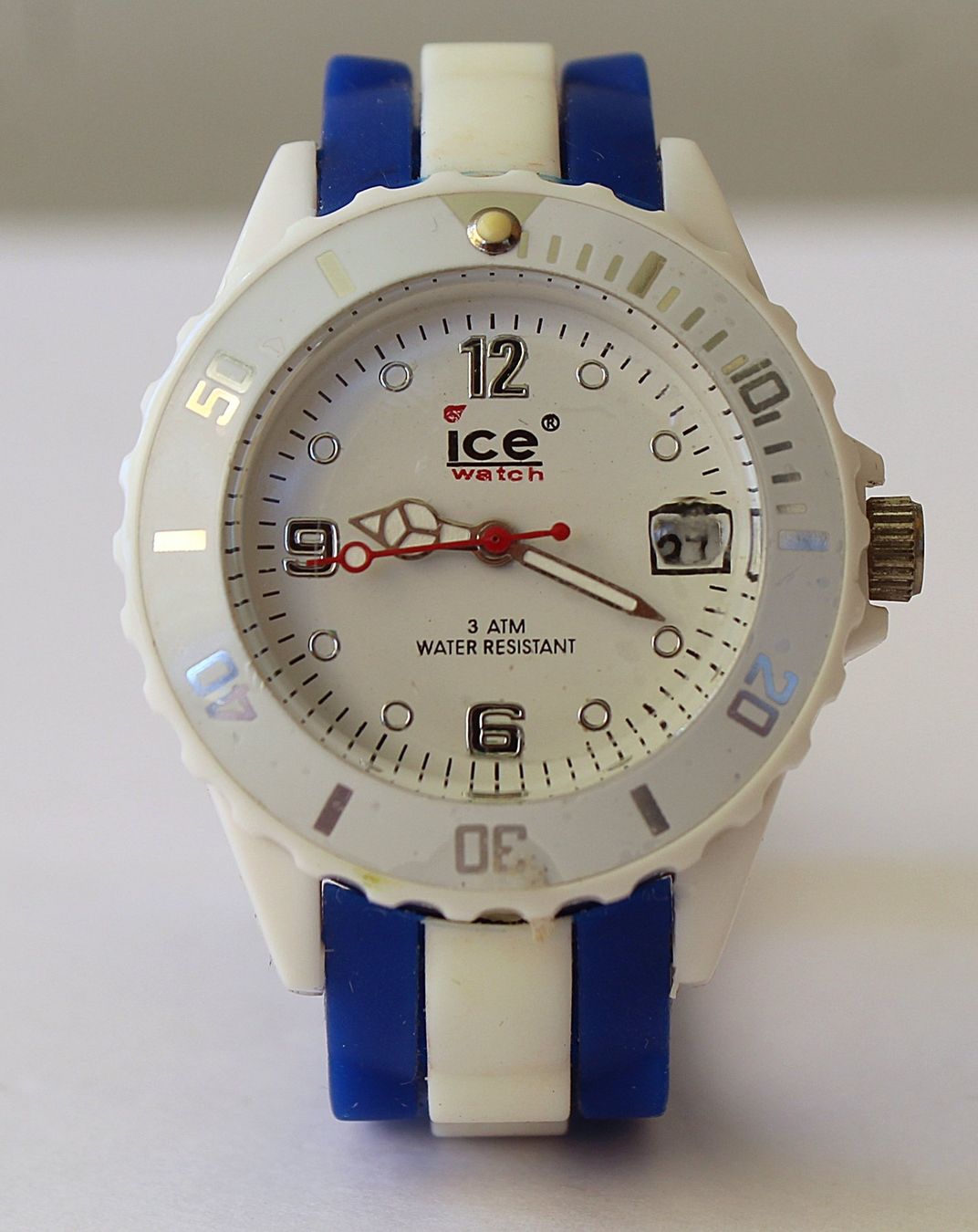 Ice watch Uhren: Ice Watch Damenuhr weiss blau Datumslupe – Gebraucht aus Zürich von Auctionata 4
