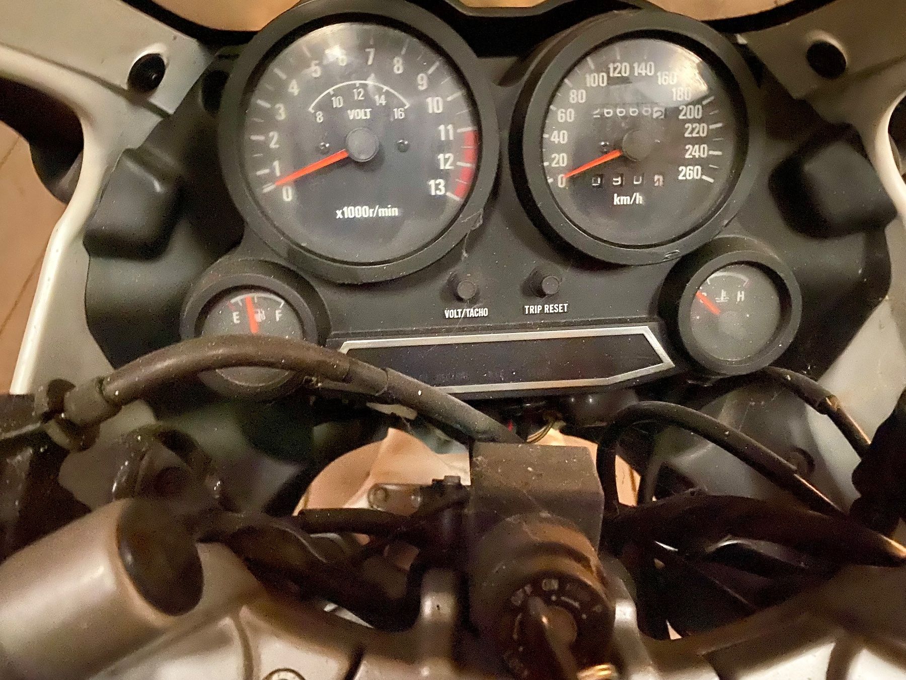 Kawasaki Strasse: Scheunenfund Kawasaki GPZ 600 R – Gebraucht aus Auenstein von guzischmid 1