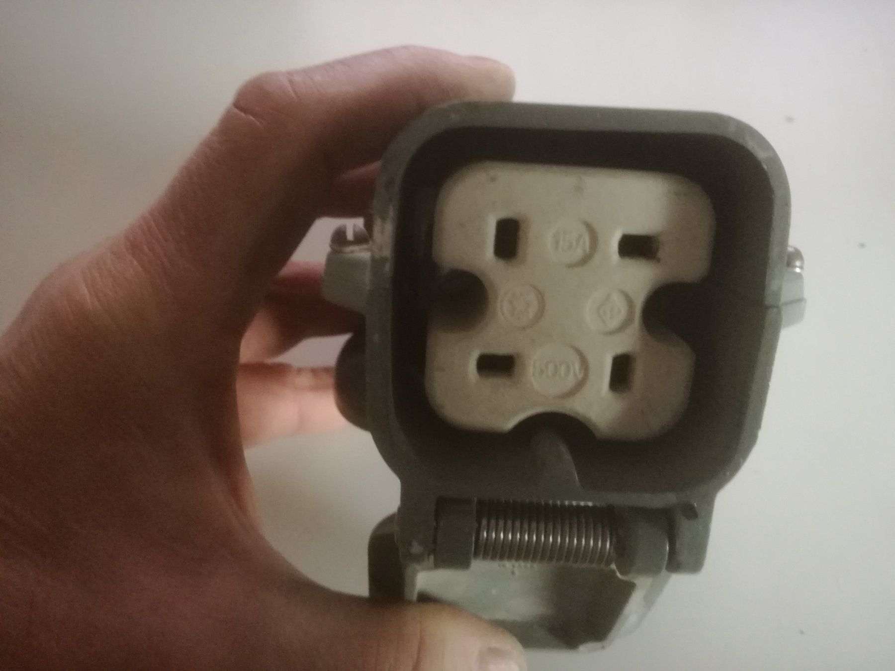 Feller Spine: Steckdose J15/4 3LPE 500V AP – Usato da Sursee venduto da Ursus_LU 1