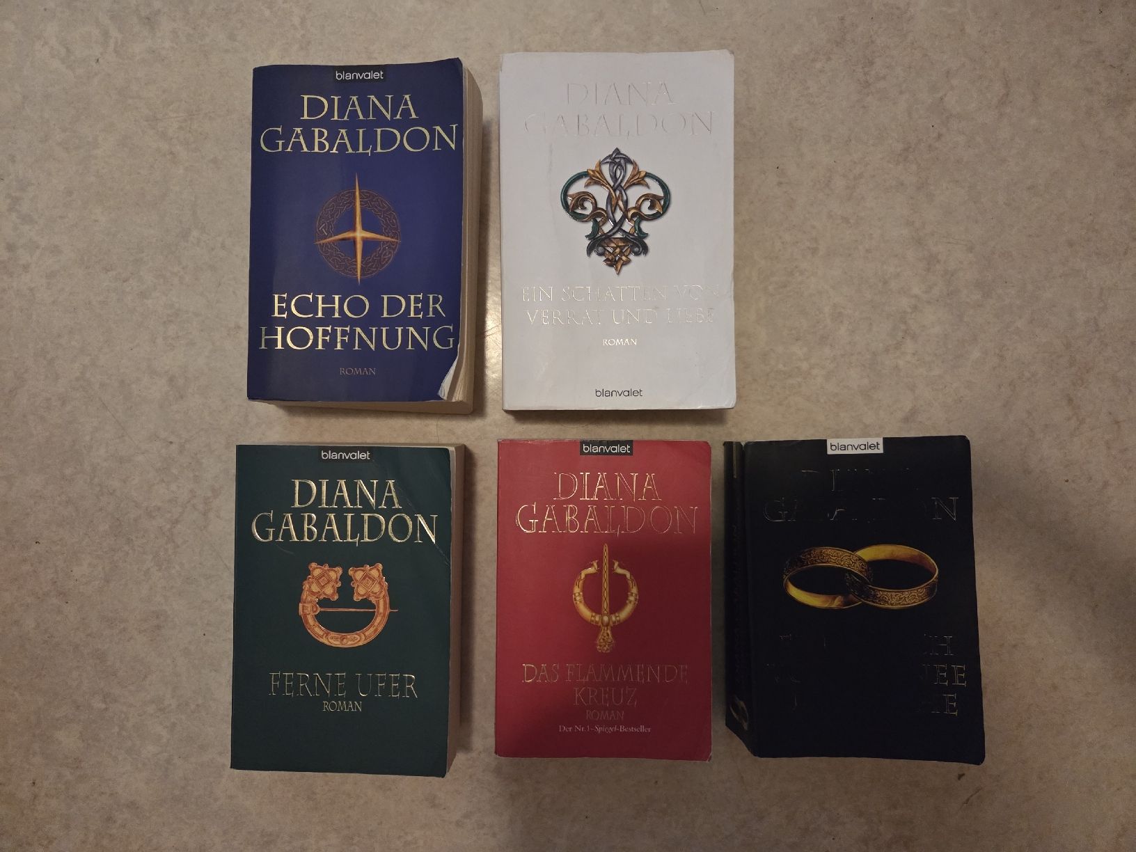 Livres: Diana Gabaldon Bücher  – D'occasion à Basel par Mountainfreak