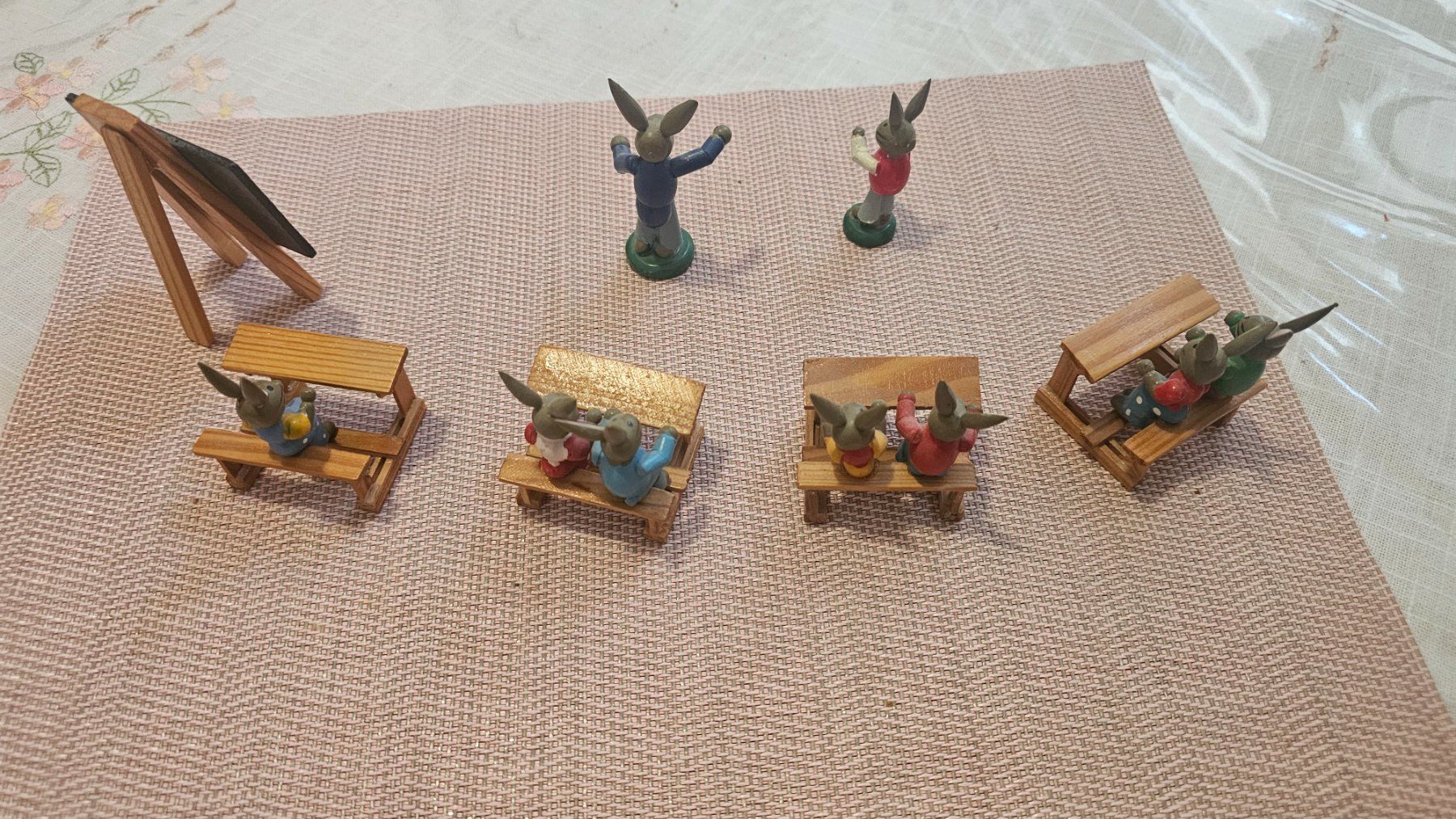 Figurines: Große Hasenschule  Erzgebirge Esco – D'occasion à Etoy par angi020 5