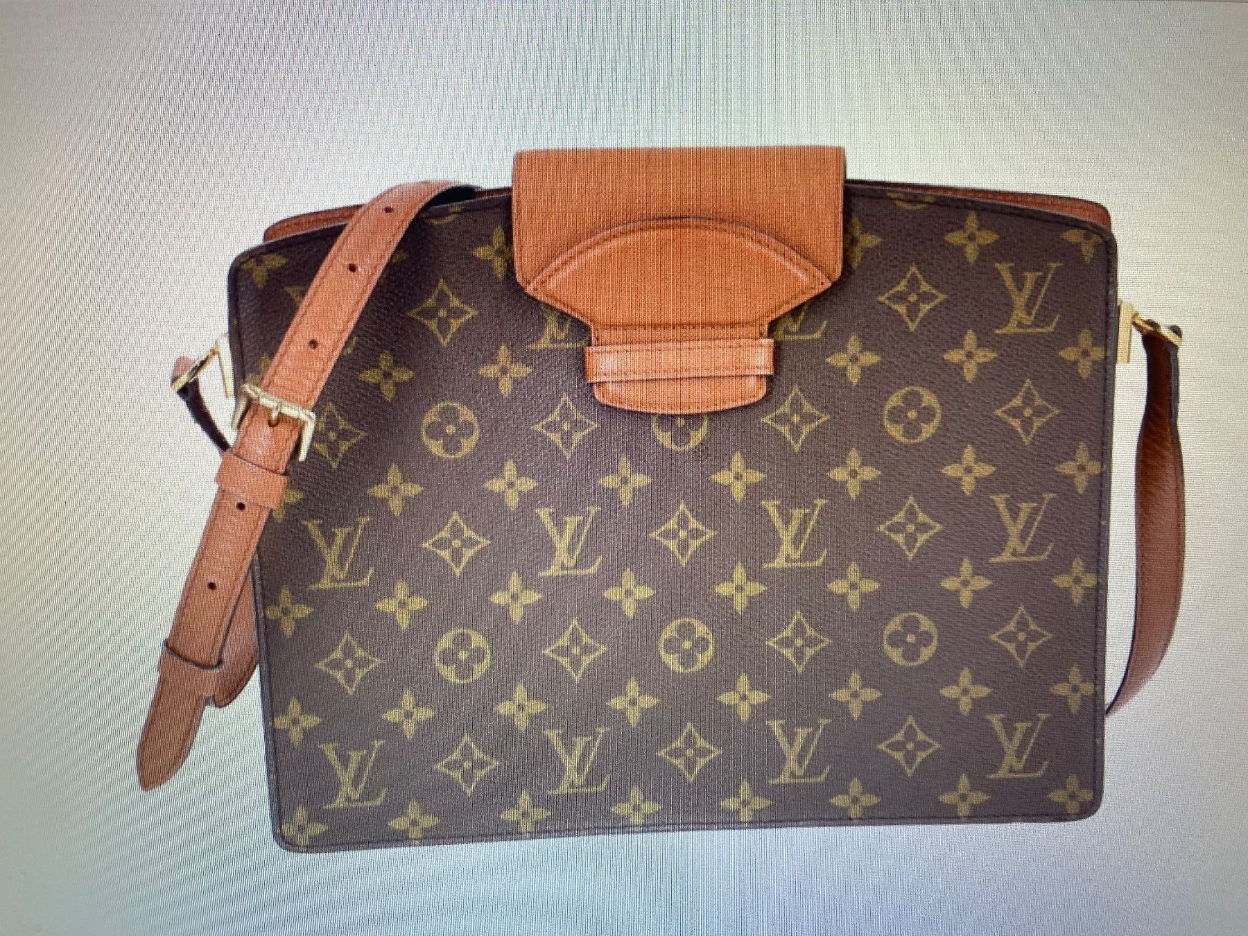 Louis Vuitton Taschen: Louis Vuitton Courcelles Monogram Canvas, 30x24.5cm – Neu (gemäss Beschreibung) aus Winkel von ferrari2022 1