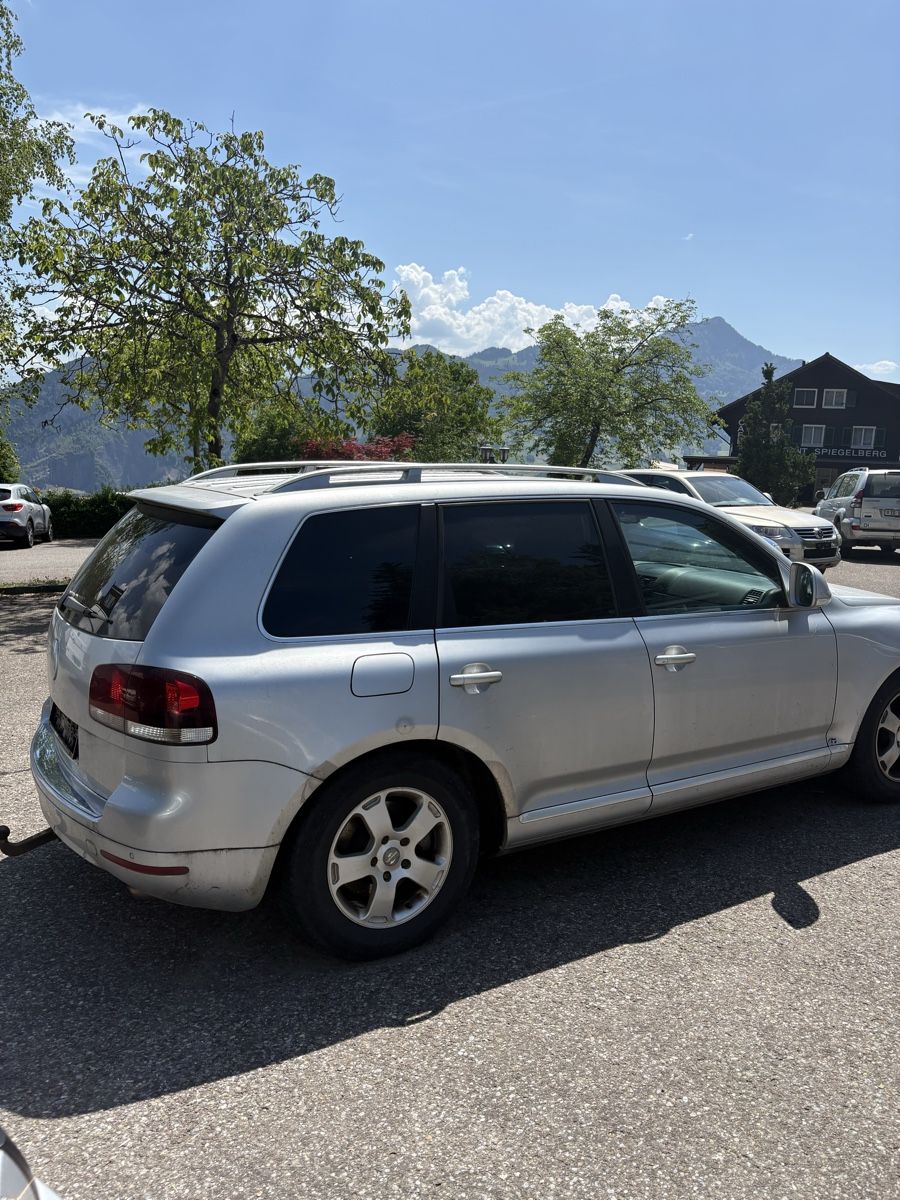 VW Automobili: Vw Touareg 3 l Diesel – Usato da Menzingen venduto da Edelmuni7 1