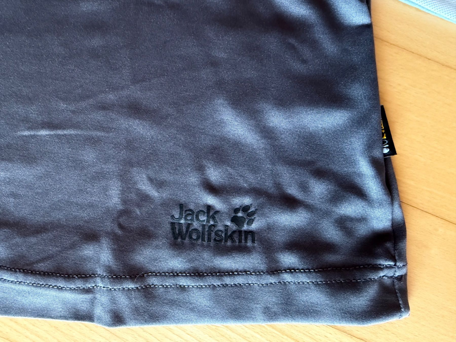 Jack Wolfskin Lotti di vestiti: Jack Wolfskin Laufleibchen und Pulli Grösse M ca.38 – Usato da Wallbach venduto da logologo01 2