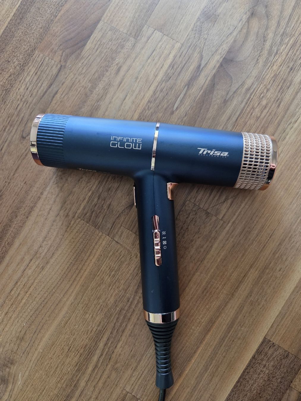 Trisa Föhn: Trisa Infinite Glow Haartrockner NEU – Neu und originalverpackt aus Lömmenschwil von MFU_ 4