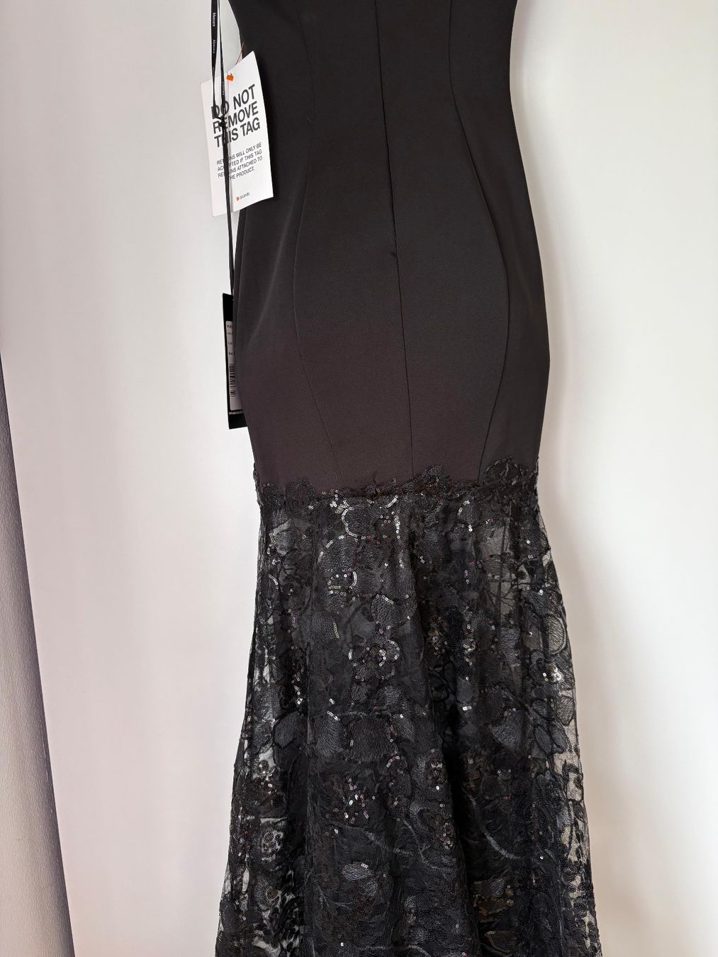 Vestiti: Robe.Taille 34 – Usato da Delémont venduto da Vendeur_3
