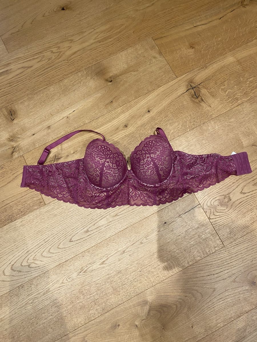 Autres dessous: Bordeaux BH mit Spitze, Grösse 85C – D'occasion à Hohentannen par Hawaii29 2