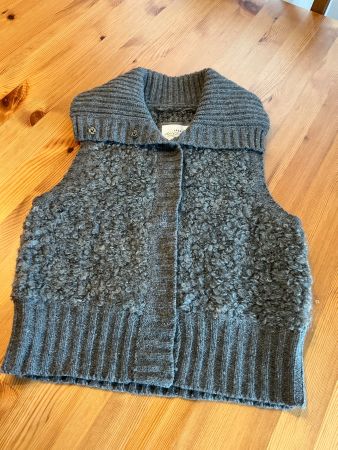 WOLL - WESTE/GILET  mit Kragen,  Gr. M,  neuwertig
