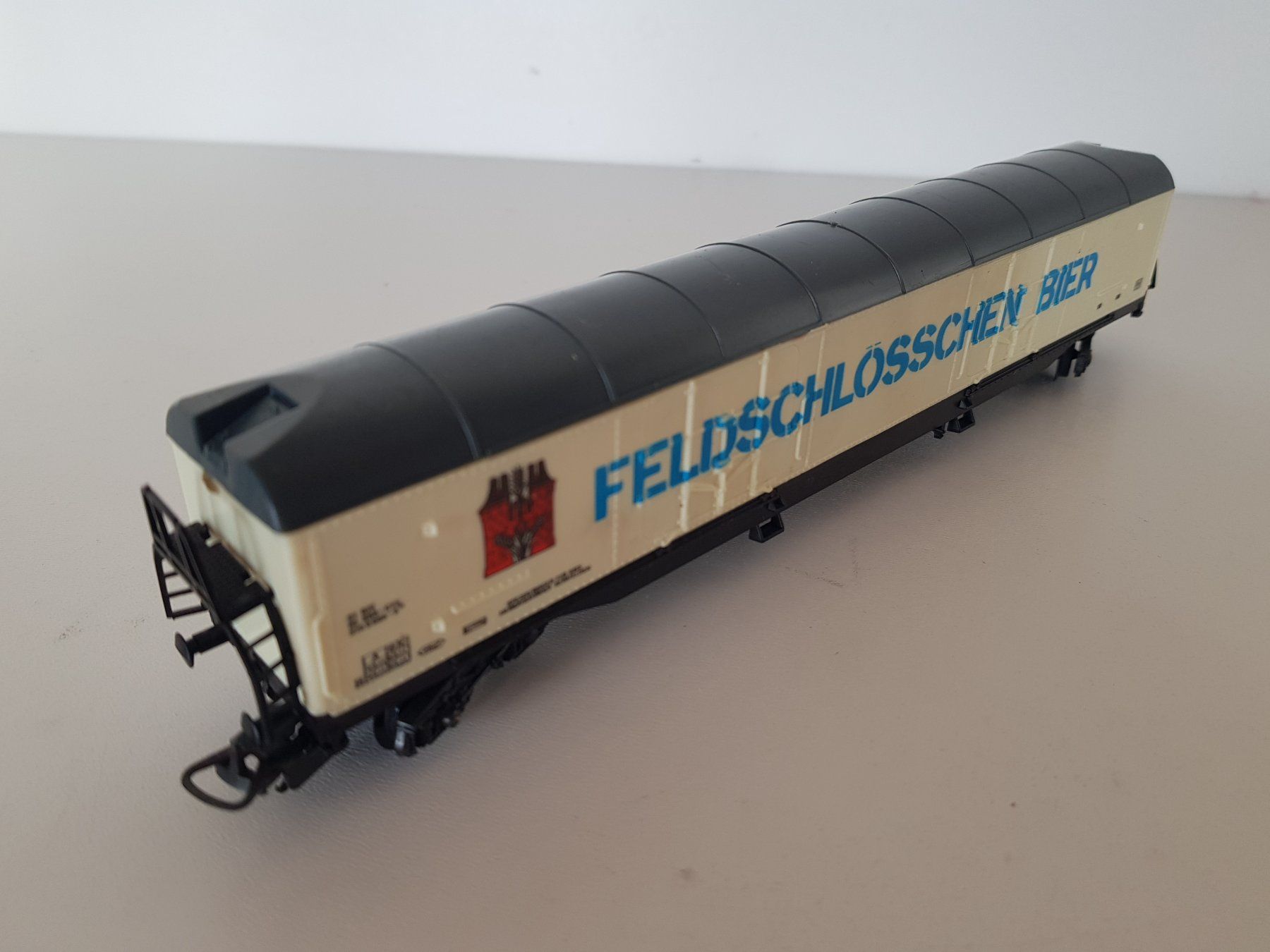 Lima Modellini di ferrovie: Lima Feldschlösschen Bier Wagen H0/ HO Modelbahn Güterwagen – Usato da Bassersdorf venduto da retrolab 3