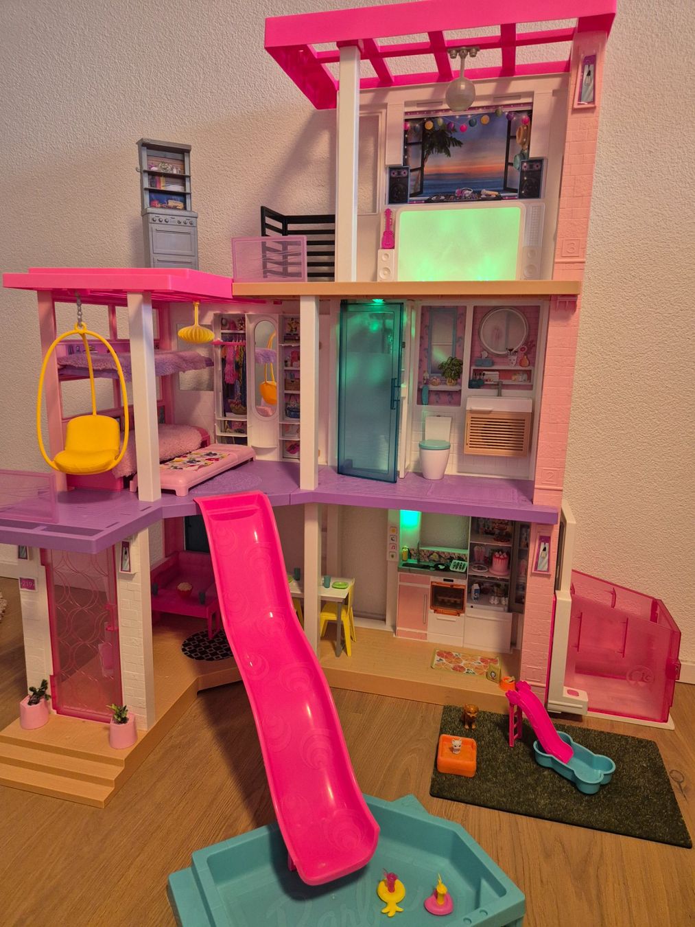 Giocattoli: Barbie Traumvilla – Usato da Mettmenstetten venduto da dan_j5s7