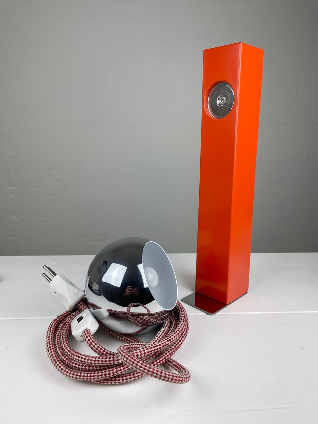 Lampade: Magnetic Eyeball Table Lamp – Usato da Genthod venduto da lightyear63 6