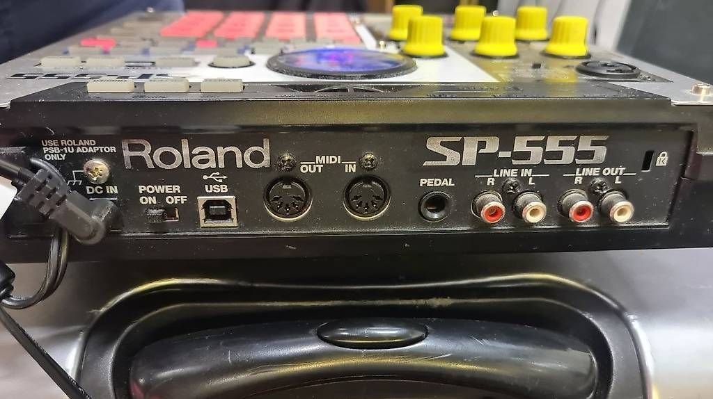 Roland Strumenti musicali: SP-555 Roland Sampler – Usato da Basel venduto da Buettibert 1