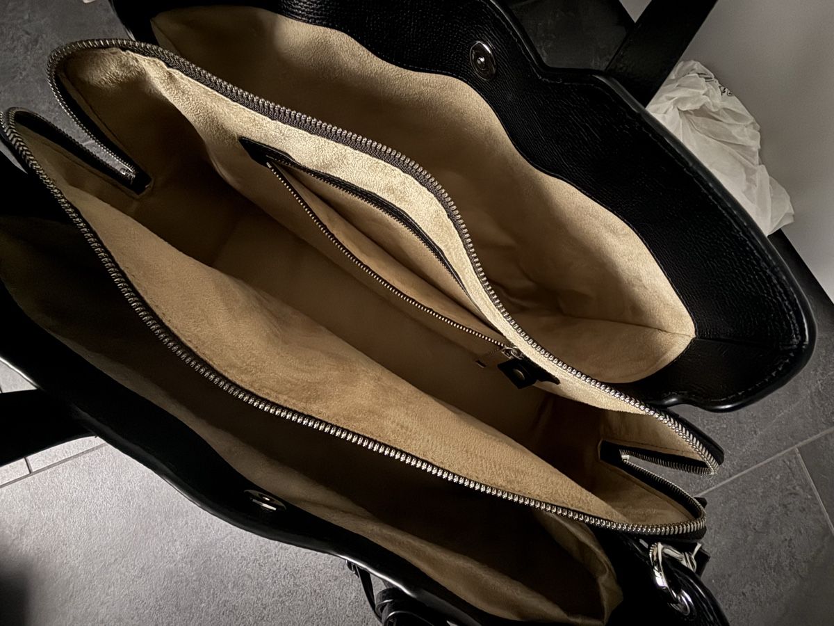 Hugo Boss Borse da donna: Hugo Boss Businesstasche/ Reisetasche – Usato da Ebikon venduto da nat_jzh5 1