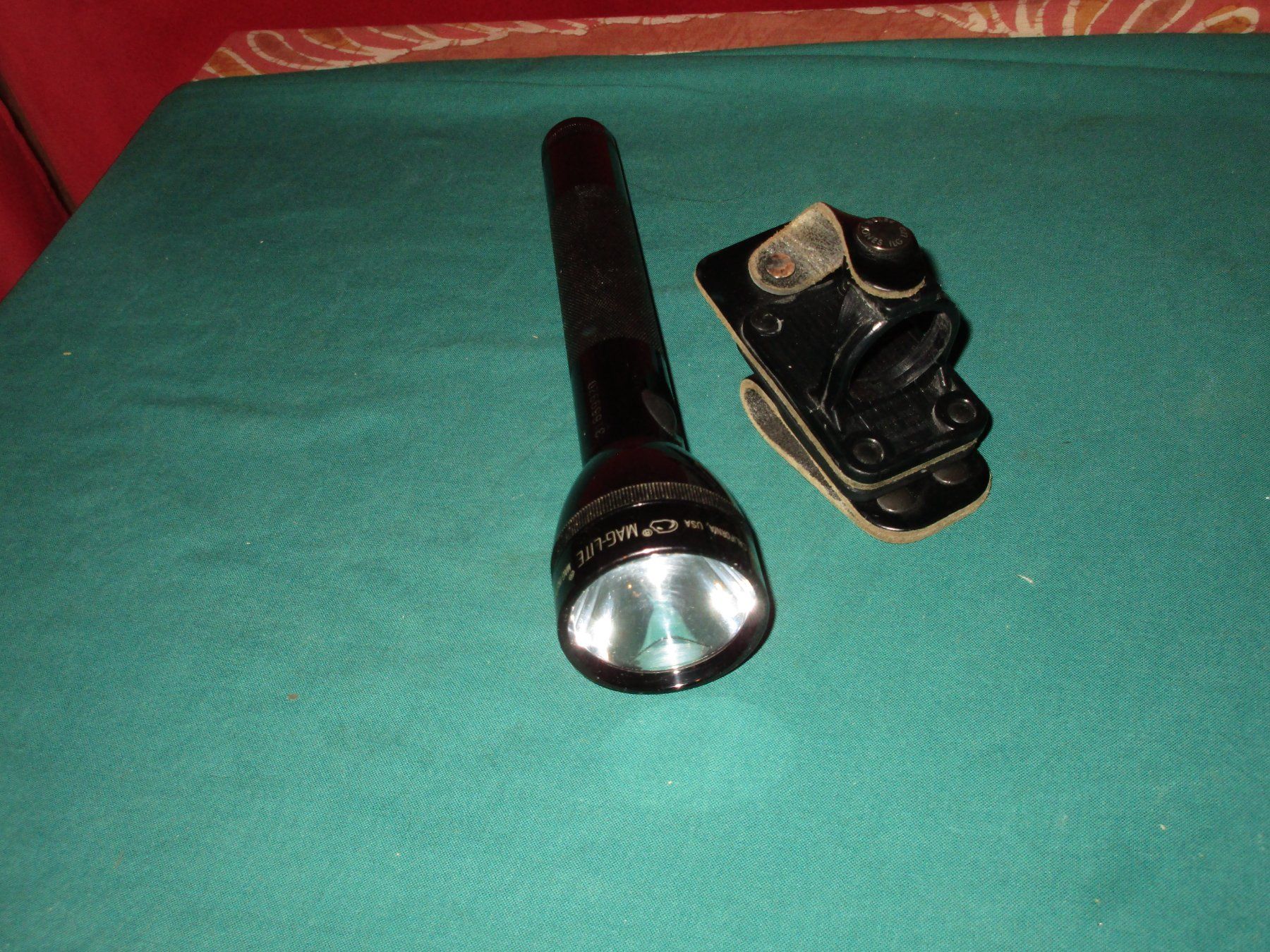 Schweizer Armee Armi bianche: MAG-LITE Taschenlampe – Usato da Bowil venduto da vifi01 1