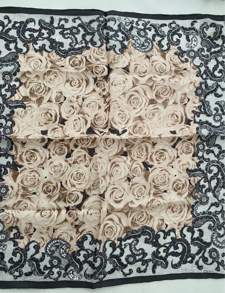 Codello Foulards, Tücher & Schals: Codello Seiden Foulard 🌸 – Gebraucht aus Opfikon von Luis144 2